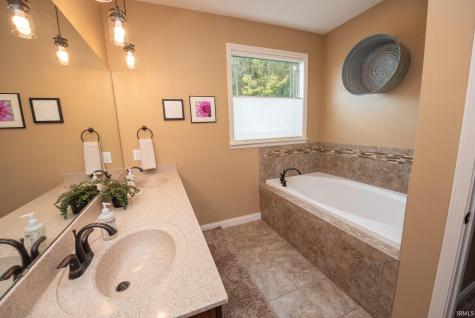 2837 S 900 East Lafayette IN 47905
