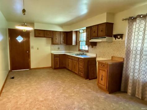 621 E 800 S Frankfort IN 46041