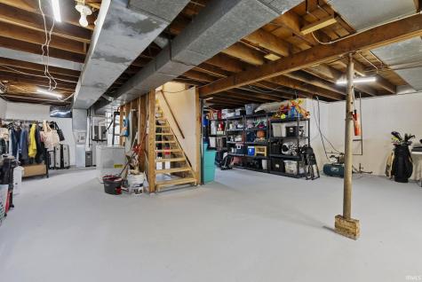 215 E Maple Grove Street Syracuse IN 46567