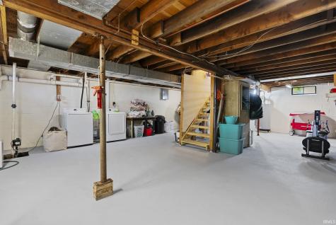 215 E Maple Grove Street Syracuse IN 46567