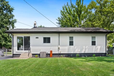 215 E Maple Grove Street Syracuse IN 46567