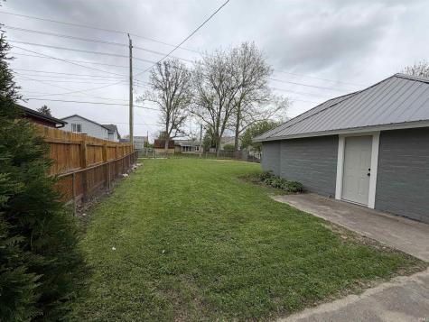 1049 Oak Street Huntington IN 46750