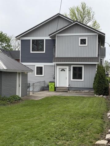 1049 Oak Street Huntington IN 46750