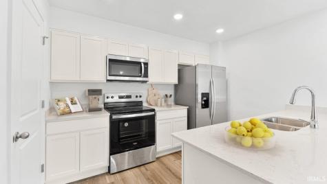 1055 Butler Lake Court Fort Wayne IN 46818
