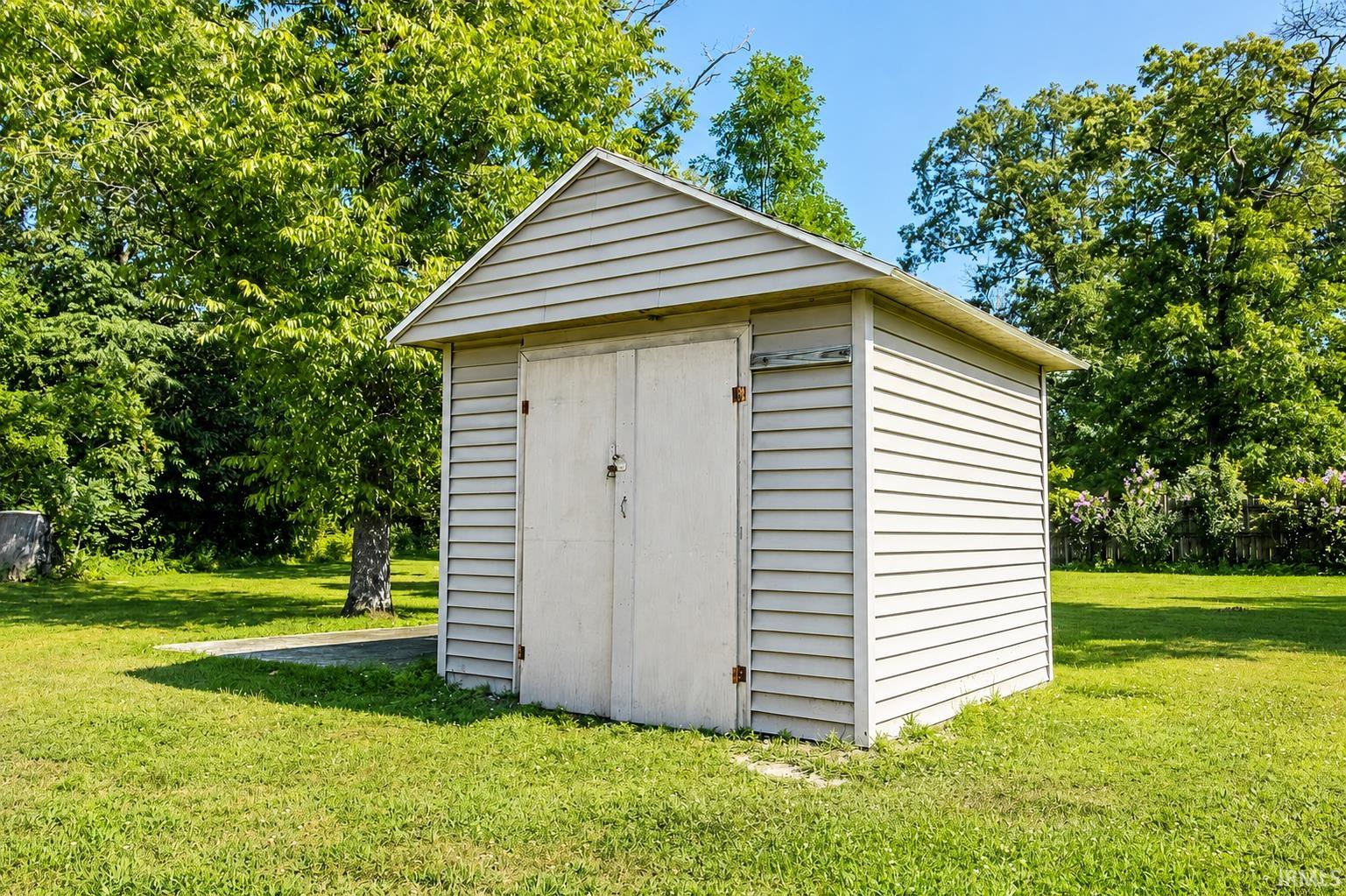 2105 S Tribue Drive Knox IN 46534
