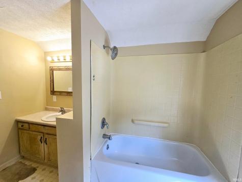 1006 N Monroe Street Hartford City IN 47348