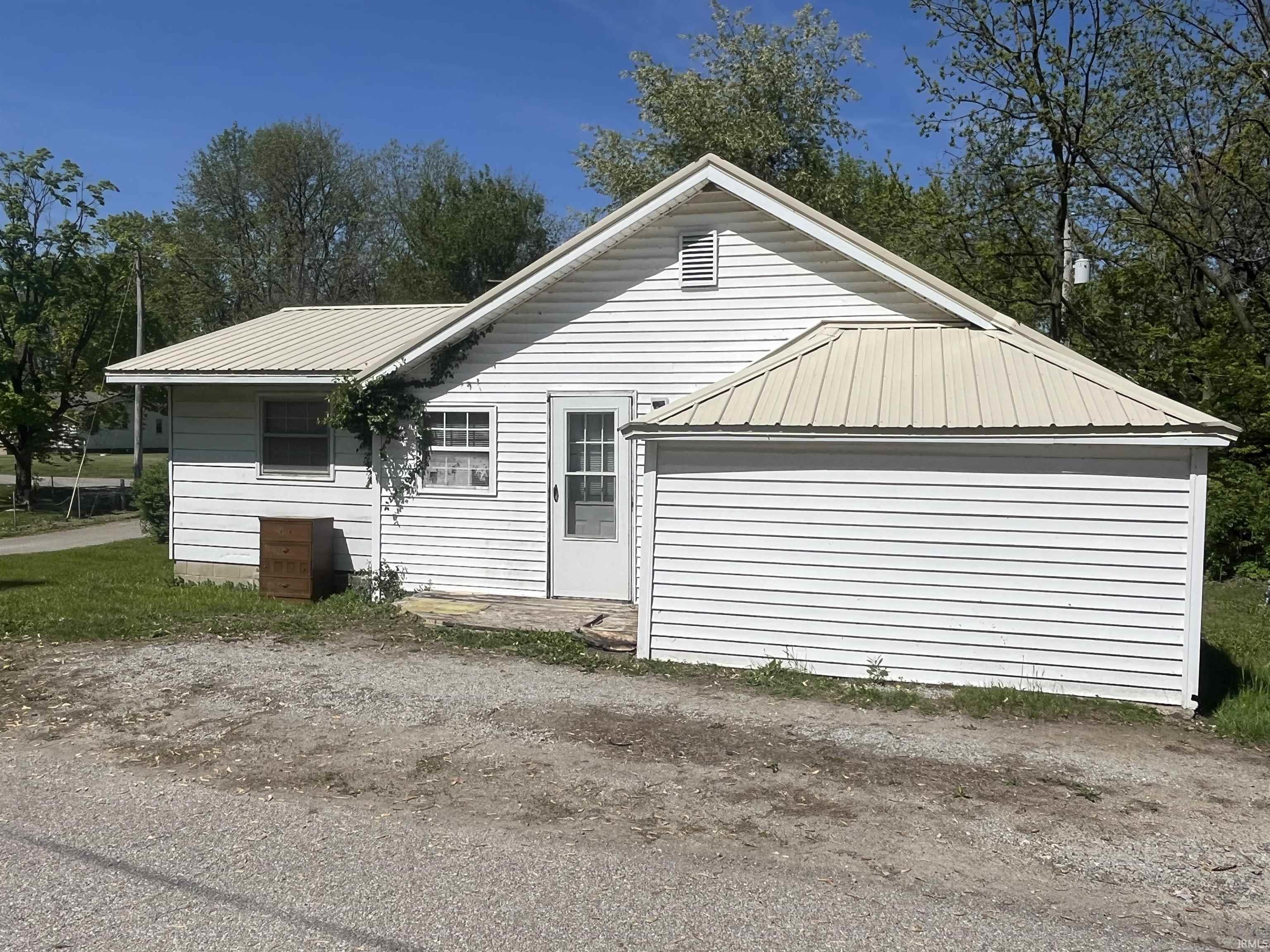 4915 E White Point Drive Monticello IN 47960