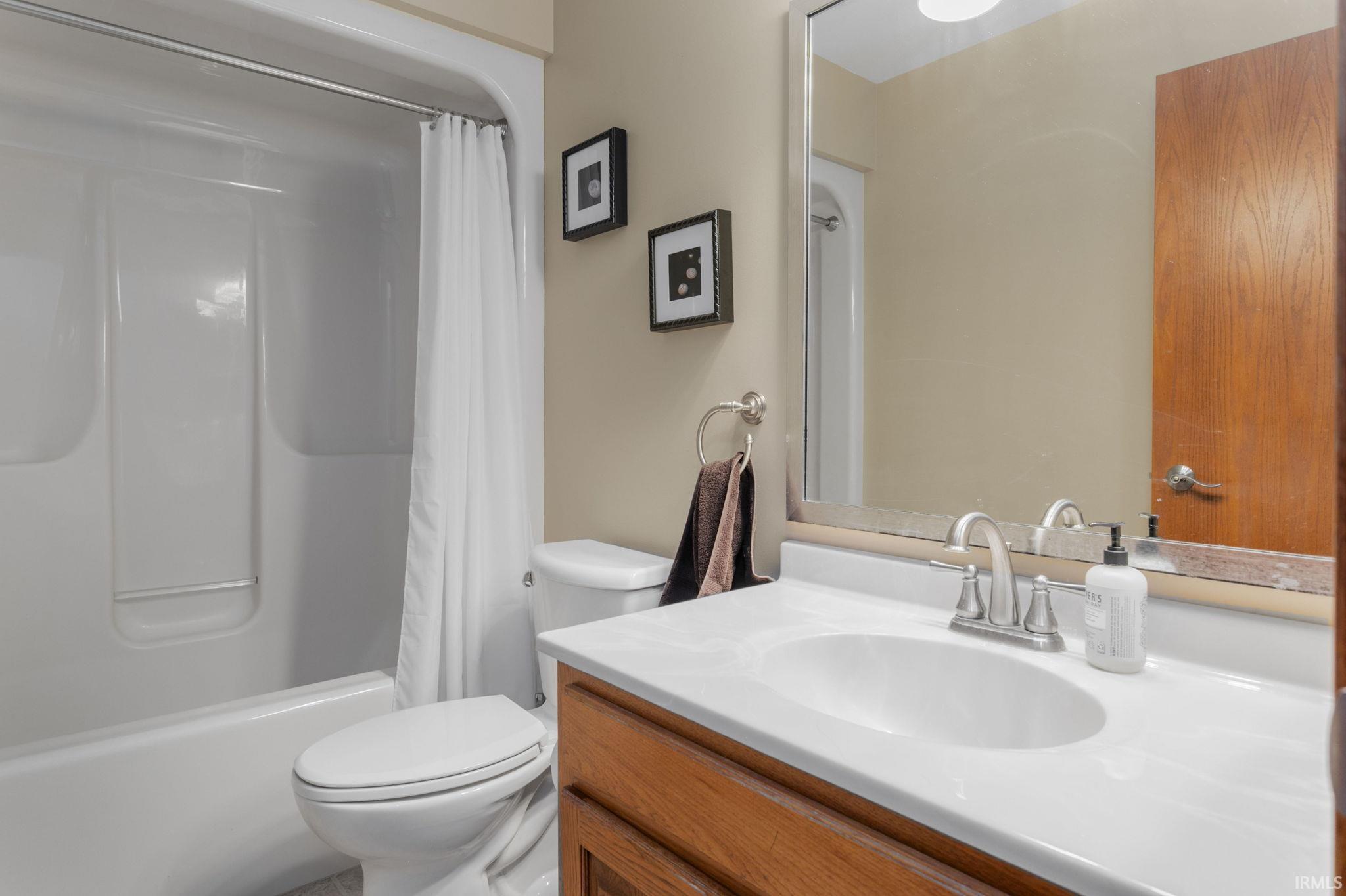 1407 Ashton Court Goshen IN 46526
