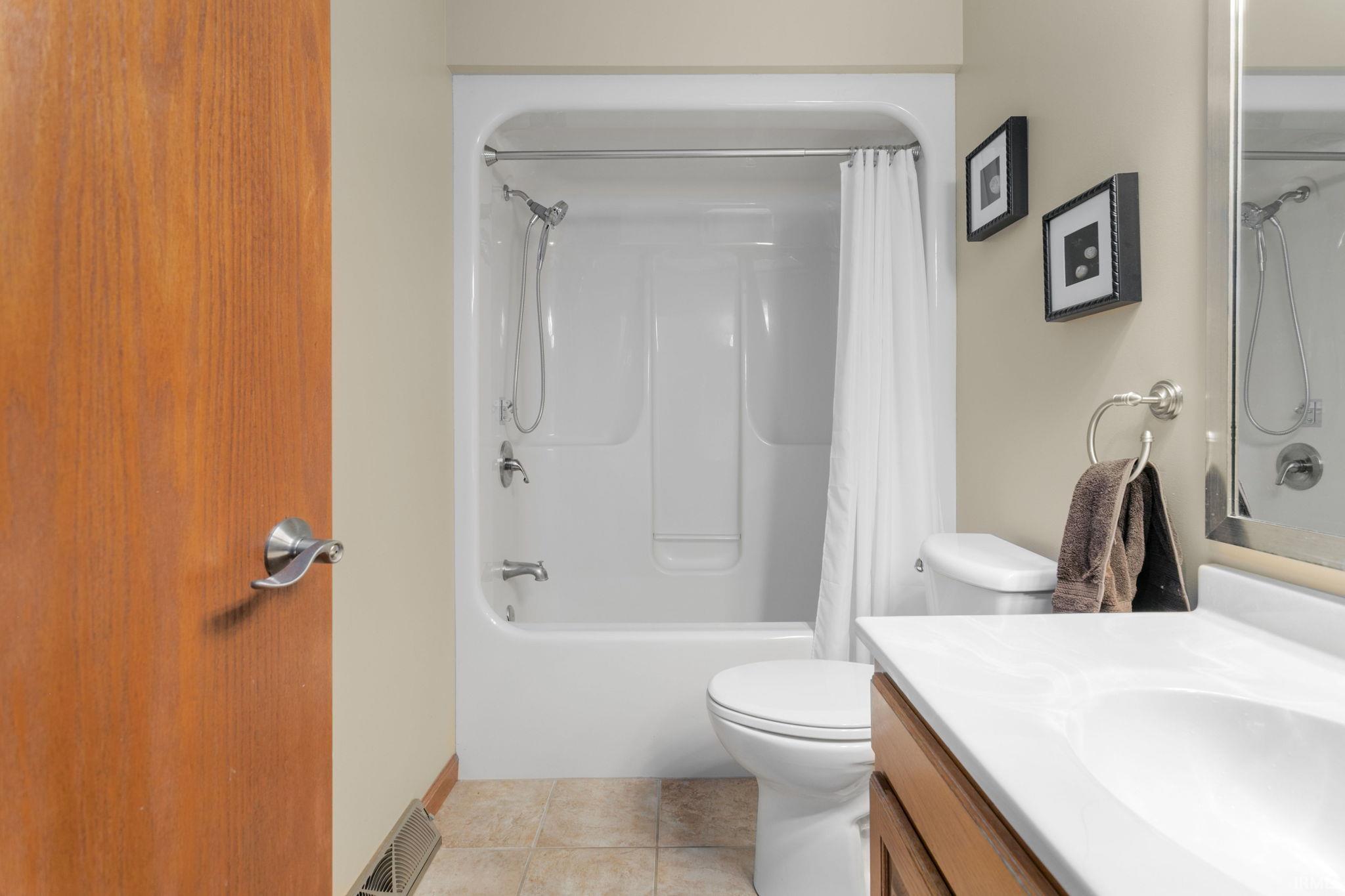 1407 Ashton Court Goshen IN 46526