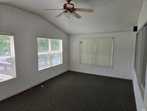 11751 Vienna Road Wadesville IN 47638