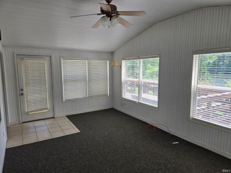11751 Vienna Road Wadesville IN 47638