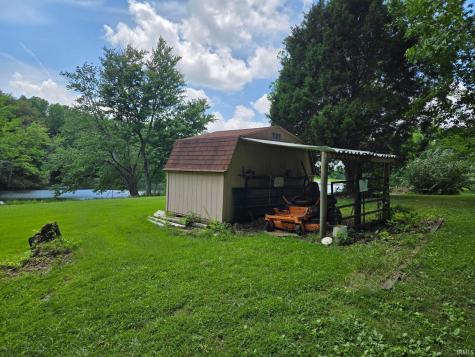 11751 Vienna Road Wadesville IN 47638