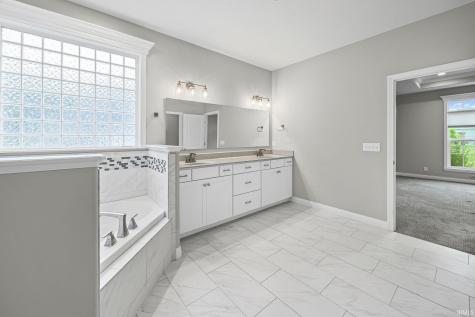 5437 Gainsboro Drive West Lafayette IN 47906