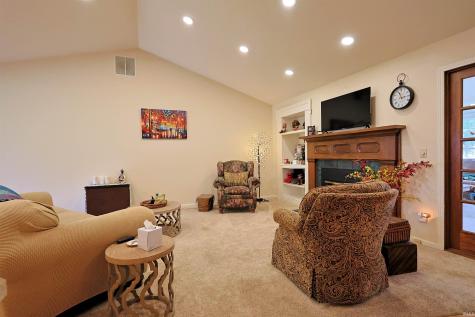 711 Laura Lane Sweetser IN 46987