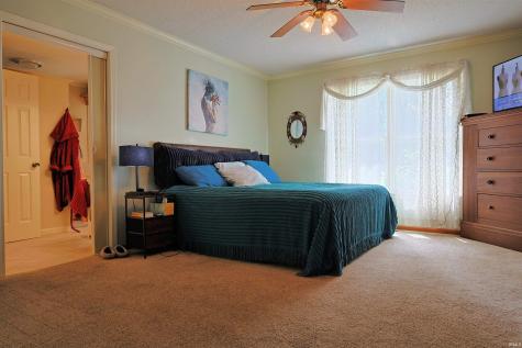 711 Laura Lane Sweetser IN 46987