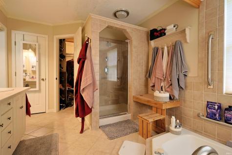 711 Laura Lane Sweetser IN 46987