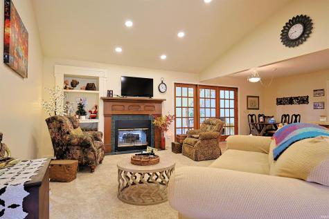 711 Laura Lane Sweetser IN 46987
