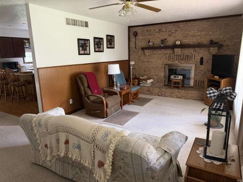 9101 Shoreline Drive Wadesville IN 47638