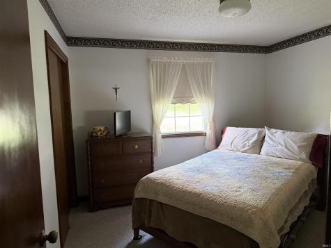 9101 Shoreline Drive Wadesville IN 47638