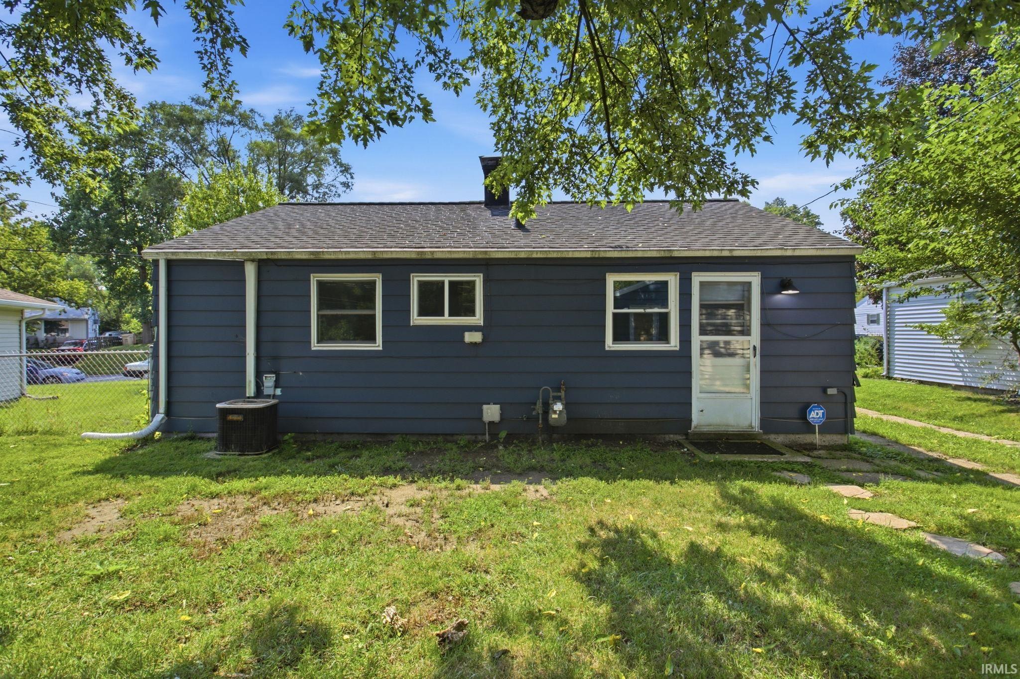 919 Dover Drive South Bend IN 46614