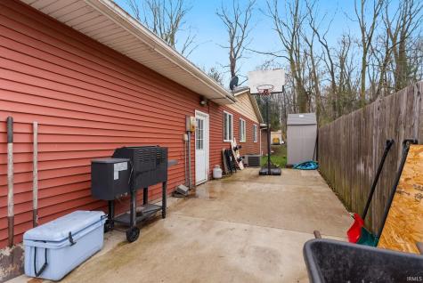6907 E South Barbee Drive Pierceton IN 46562