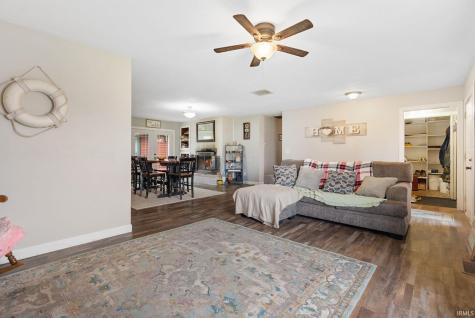 6907 E South Barbee Drive Pierceton IN 46562