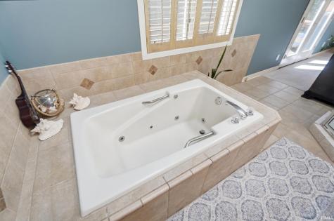 1802 Hathaway Road Fort Wayne IN 46845