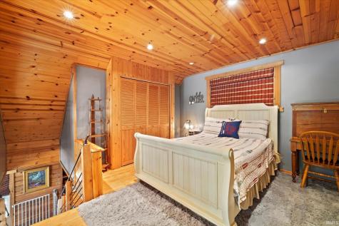 4738 Point Idalawn Drive Unionville IN 47468