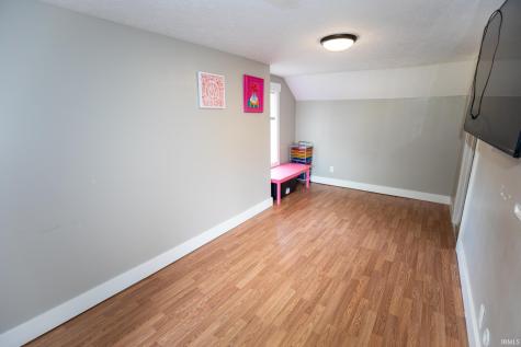 214 E Oakside Street South Bend IN 46614