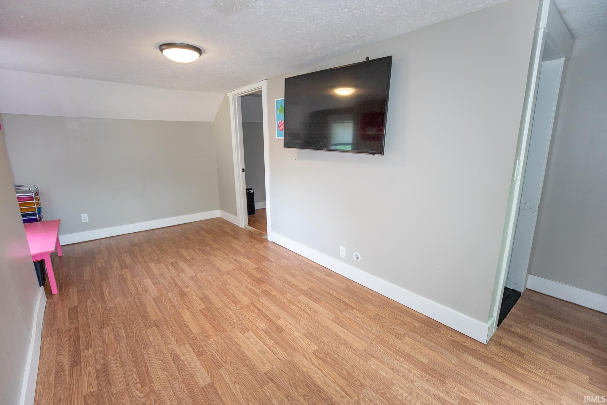 214 E Oakside Street South Bend IN 46614
