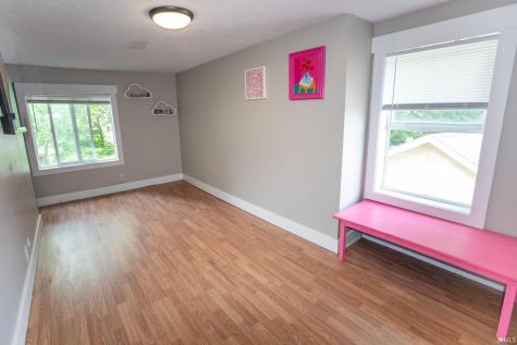 214 E Oakside Street South Bend IN 46614