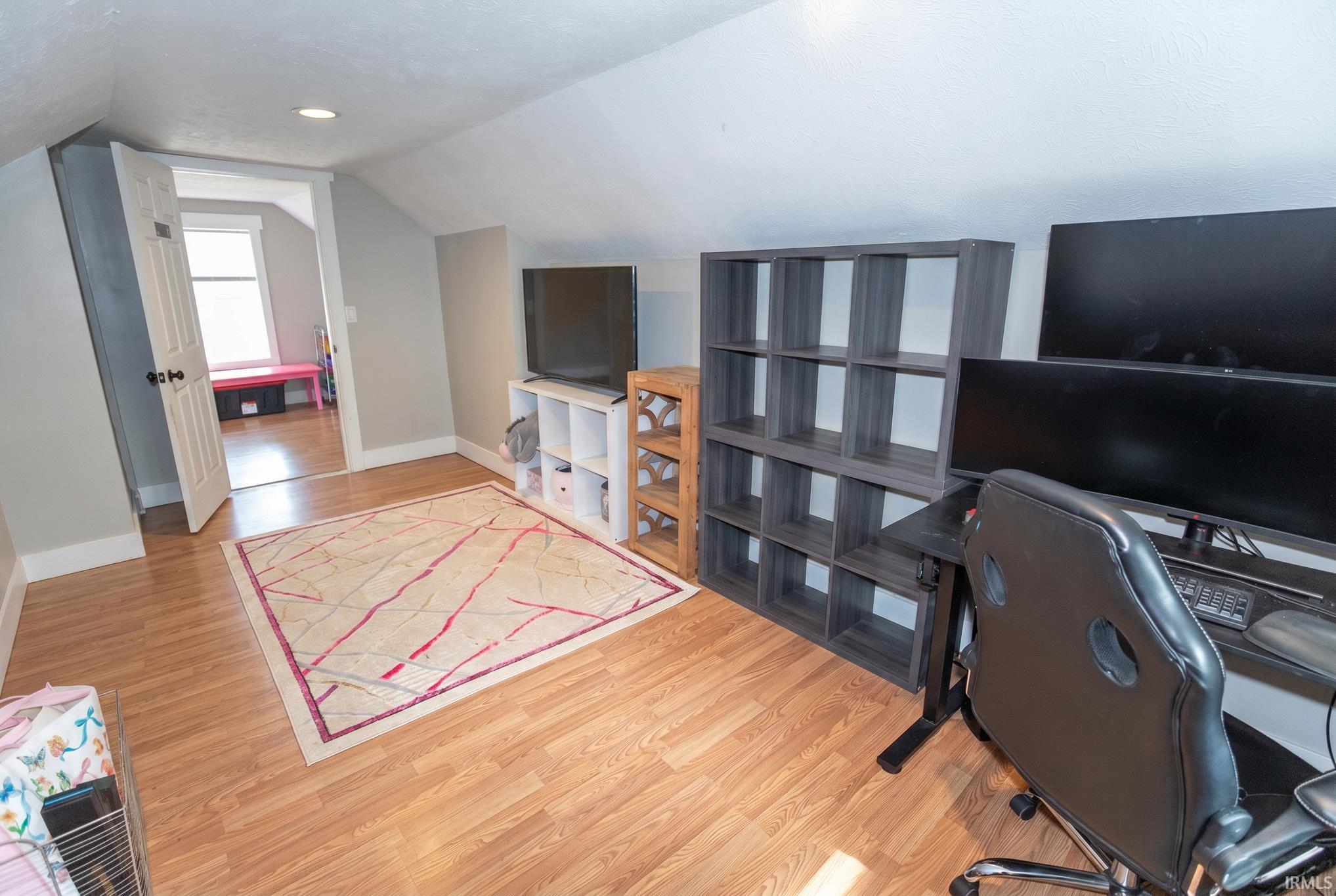214 E Oakside Street South Bend IN 46614