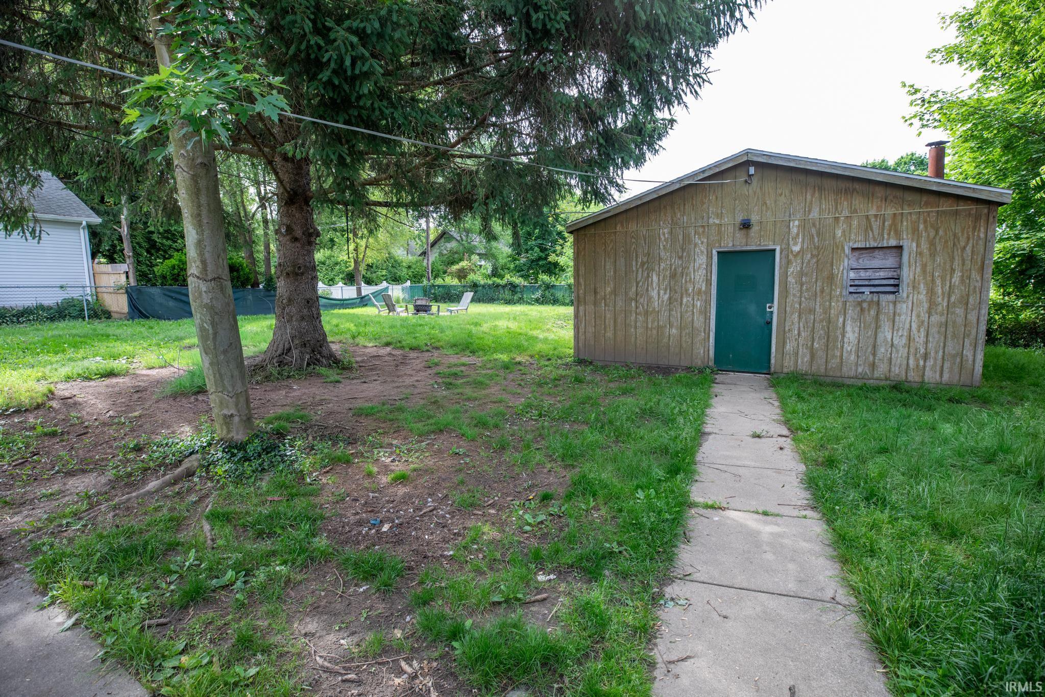 214 E Oakside Street South Bend IN 46614