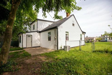 214 E Oakside Street South Bend IN 46614
