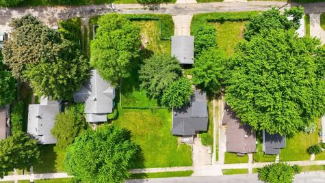 214 E Oakside Street South Bend IN 46614