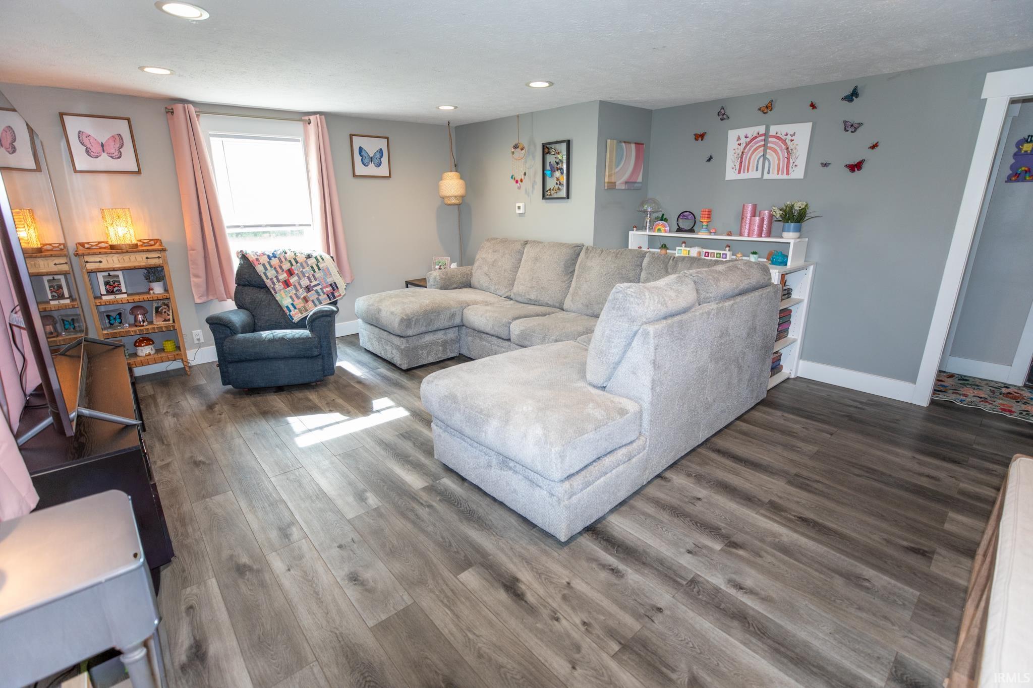 214 E Oakside Street South Bend IN 46614