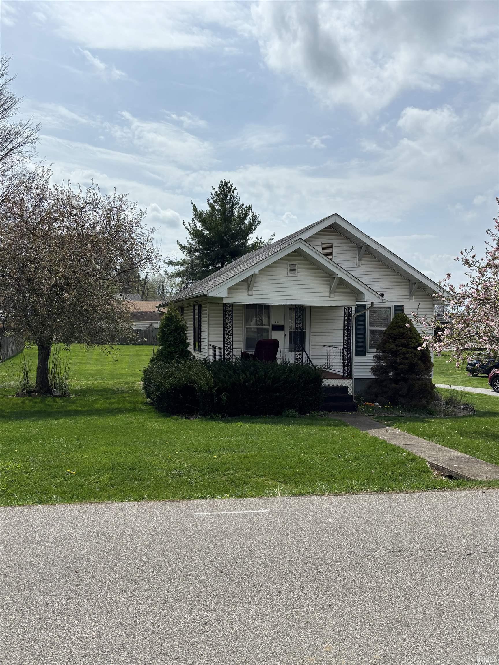 205 E Arthur Street Salem IN 47167
