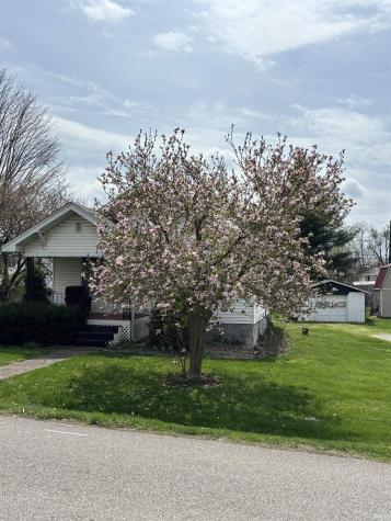205 E Arthur Street Salem IN 47167