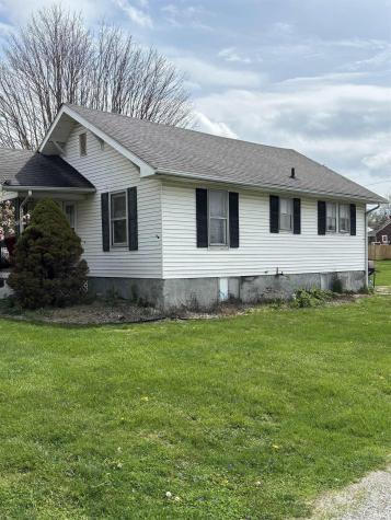 205 E Arthur Street Salem IN 47167