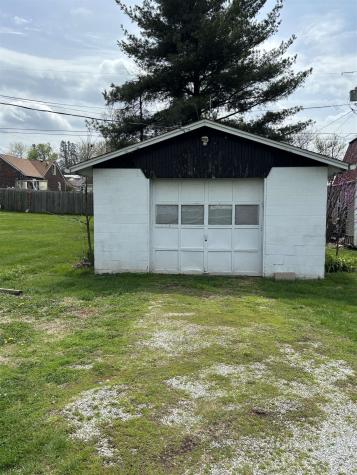 205 E Arthur Street Salem IN 47167