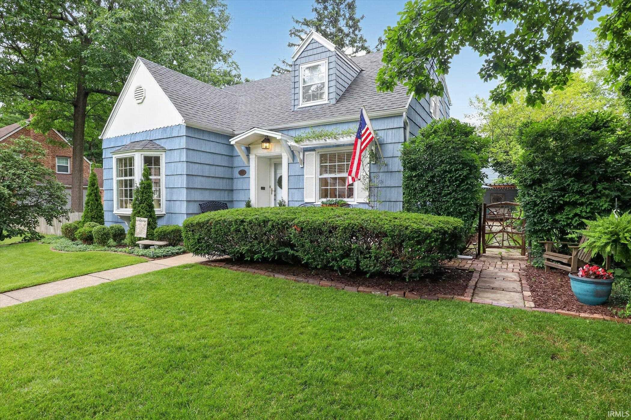 1725 E Lasalle Avenue South Bend IN 46617