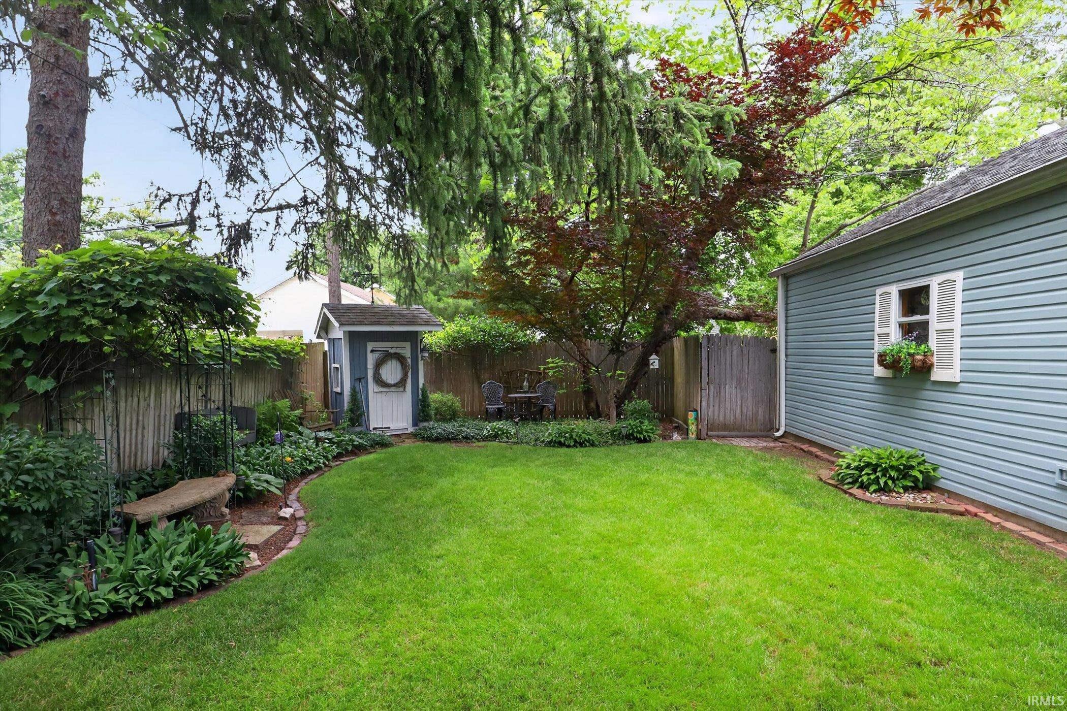 1725 E Lasalle Avenue South Bend IN 46617