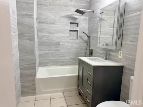 52776 Shellbark Avenue South Bend IN 46628
