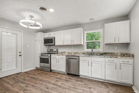 52776 Shellbark Avenue South Bend IN 46628