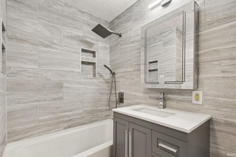 52776 Shellbark Avenue South Bend IN 46628
