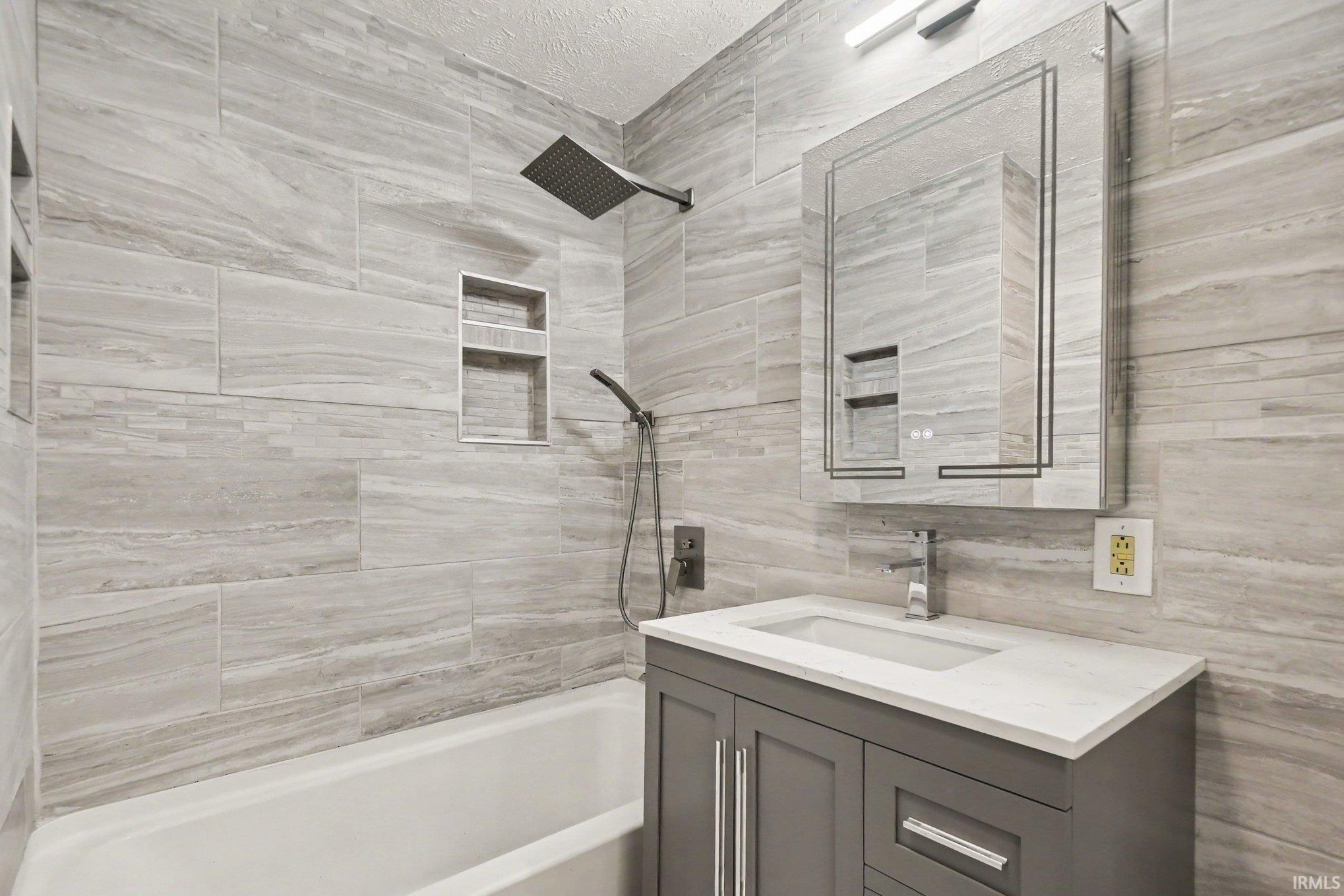 52776 Shellbark Avenue South Bend IN 46628