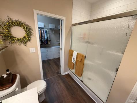 8242 Edenton Drive Evansville IN 47715