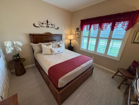8242 Edenton Drive Evansville IN 47715