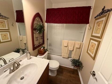 8242 Edenton Drive Evansville IN 47715