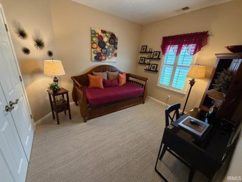 8242 Edenton Drive Evansville IN 47715